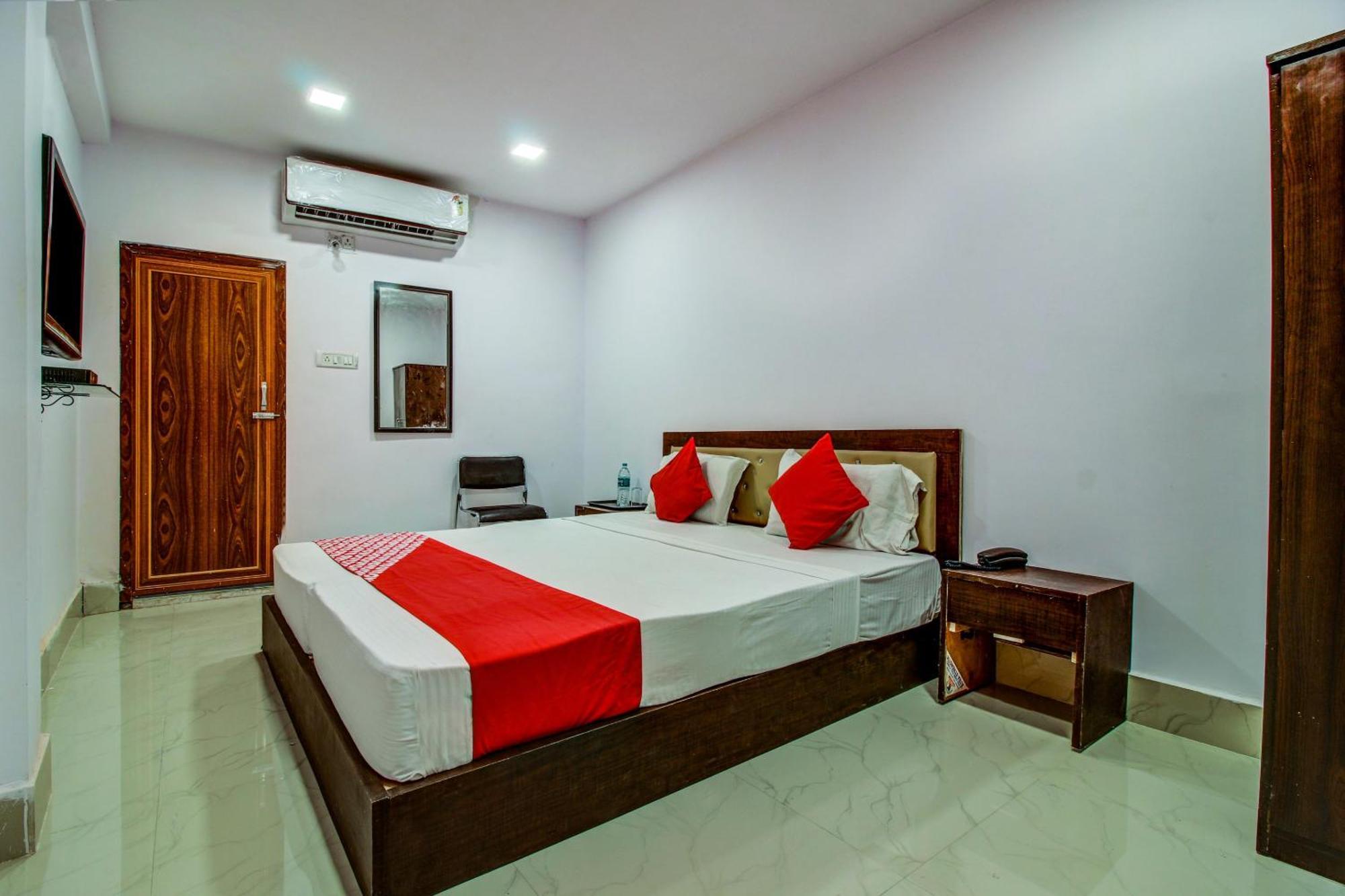 Hotel Oyo Flagship Spc & Span Jamshedpur Esterno foto