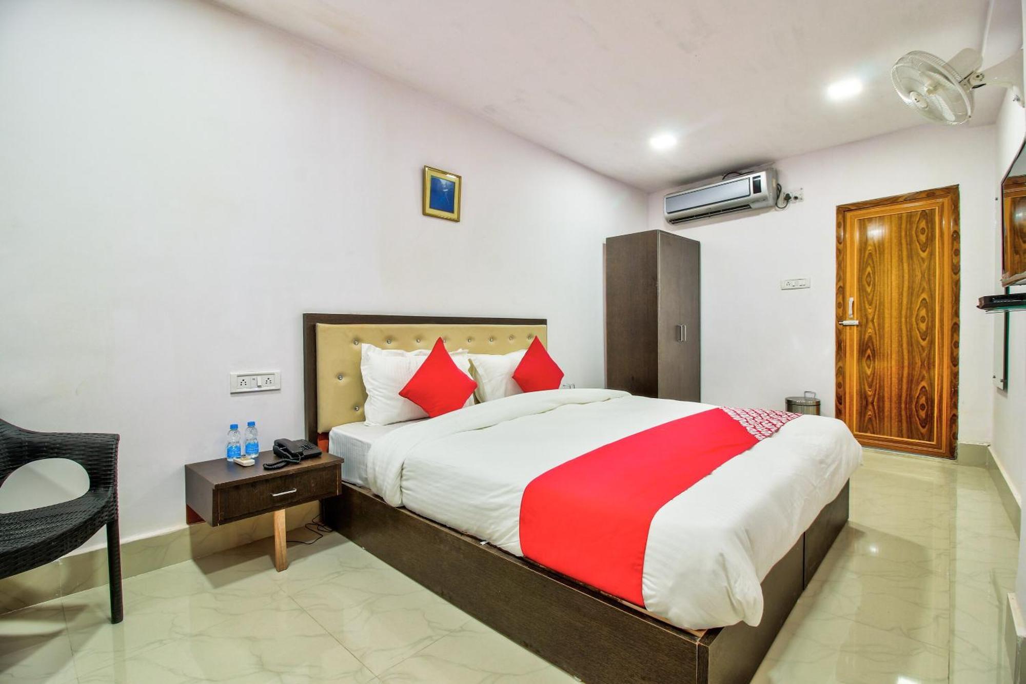 Hotel Oyo Flagship Spc & Span Jamshedpur Esterno foto