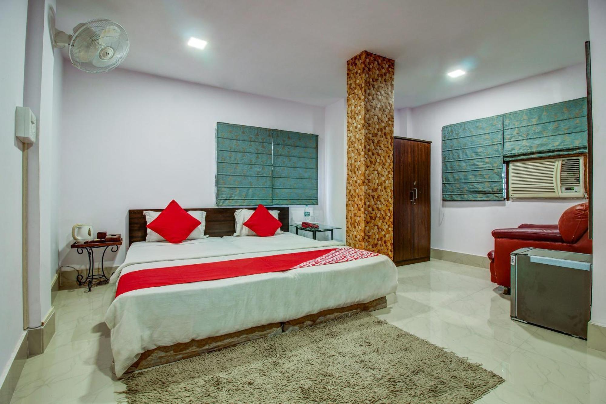 Hotel Oyo Flagship Spc & Span Jamshedpur Esterno foto