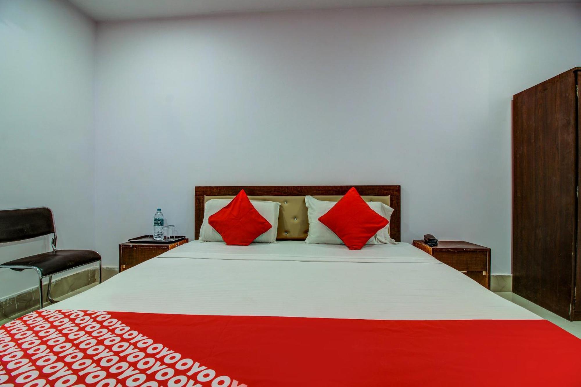 Hotel Oyo Flagship Spc & Span Jamshedpur Esterno foto