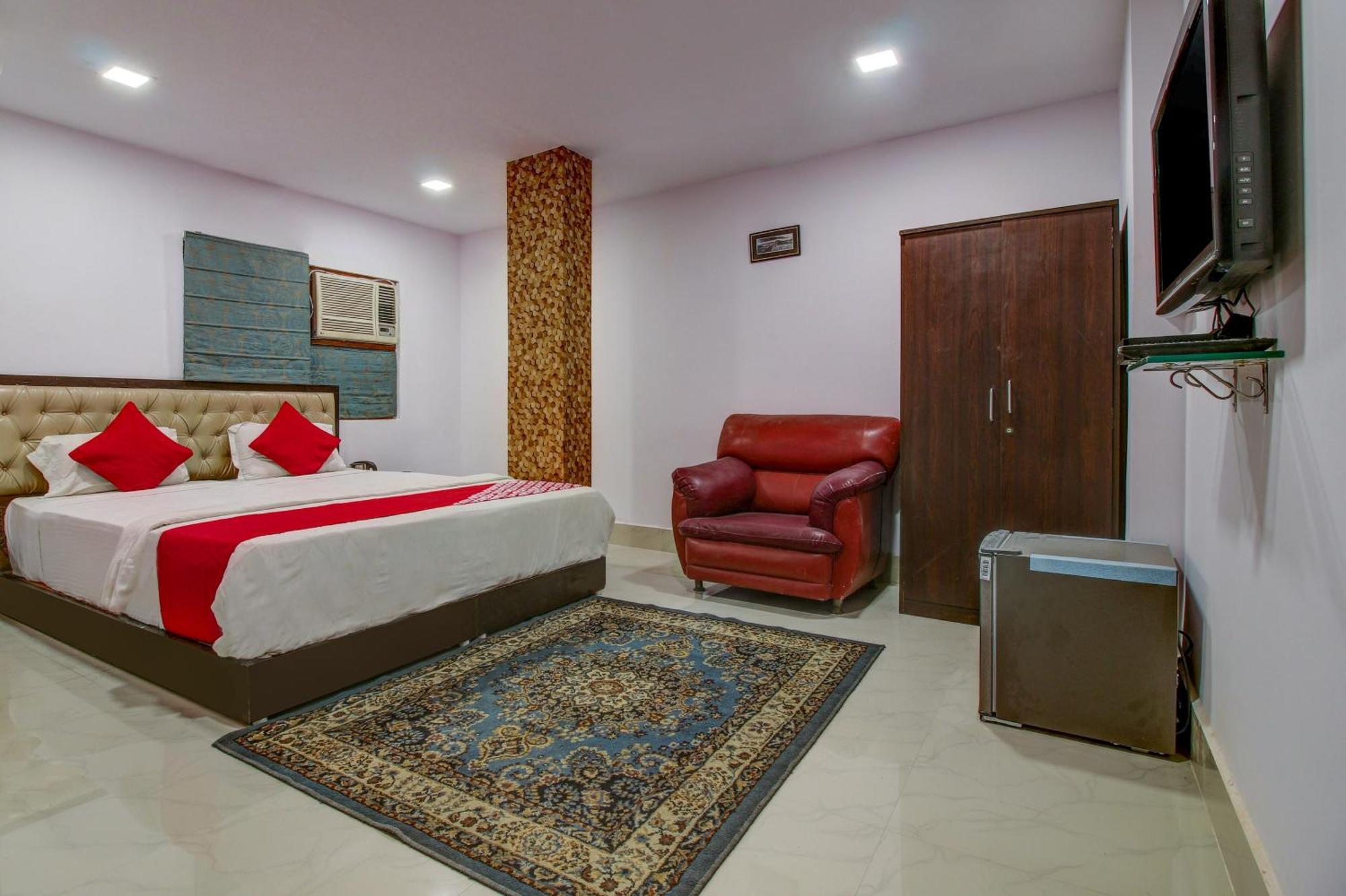 Hotel Oyo Flagship Spc & Span Jamshedpur Esterno foto